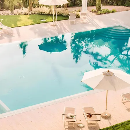 Tiny Oasis - By The Апартаменты